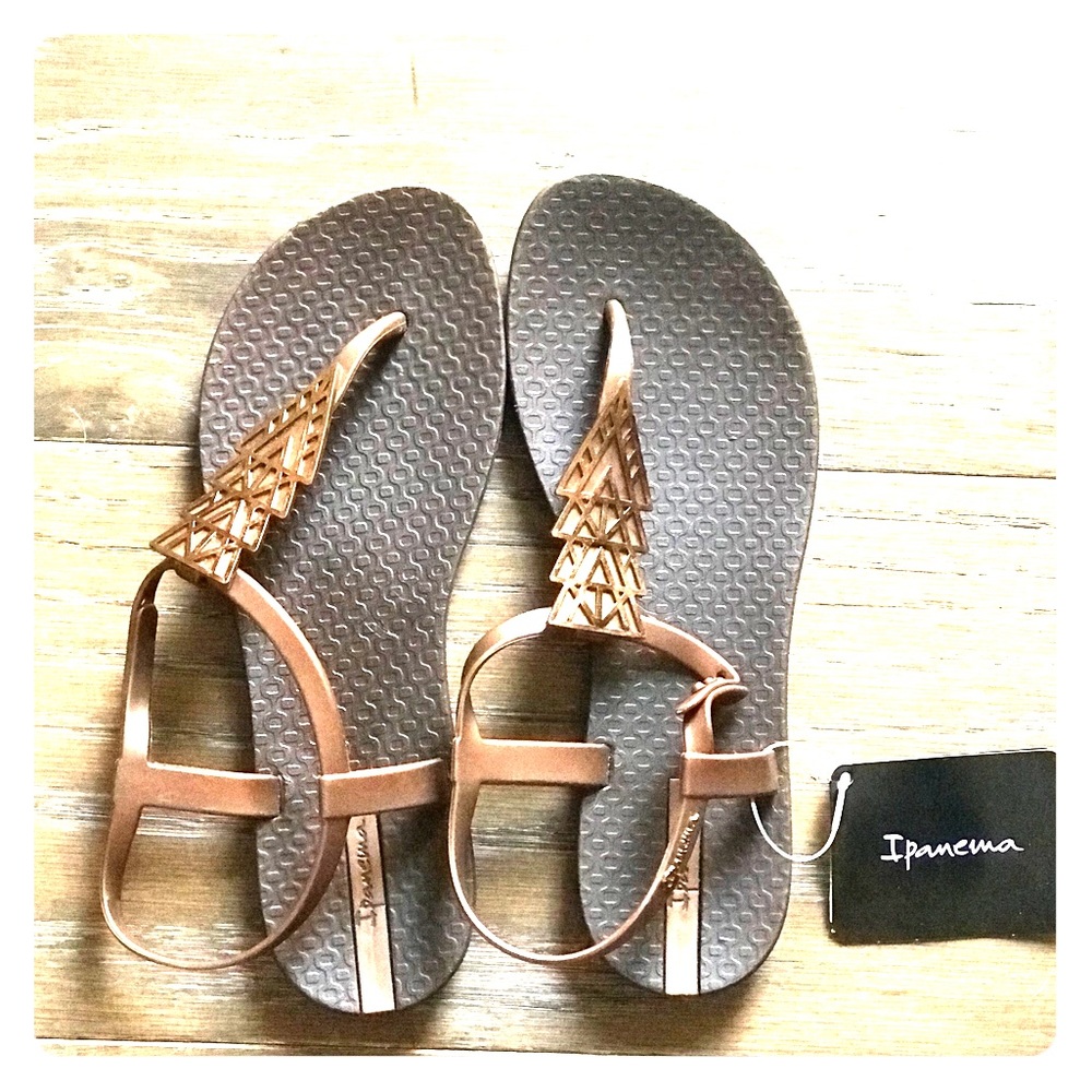 NWT IPANEMA Bronze Deco Sandal Size 7